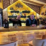 מלון Algara Hut *