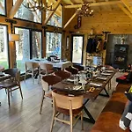 מלון Algara Hut *