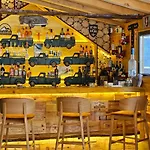 Algara Hut מלון *