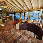 Algara Hut מלון פניצ'ישטה
