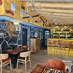 Algara Hut מלון