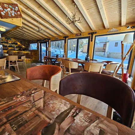 Algara Hut 酒店 潘尼希特