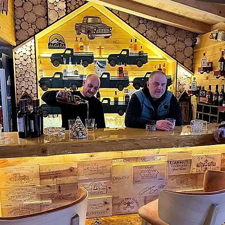 Algara Hut * פניצ'ישטה